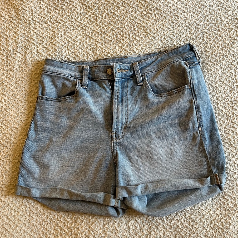 Old Navy High Rise Wow Shorts, Medium Wash, 8